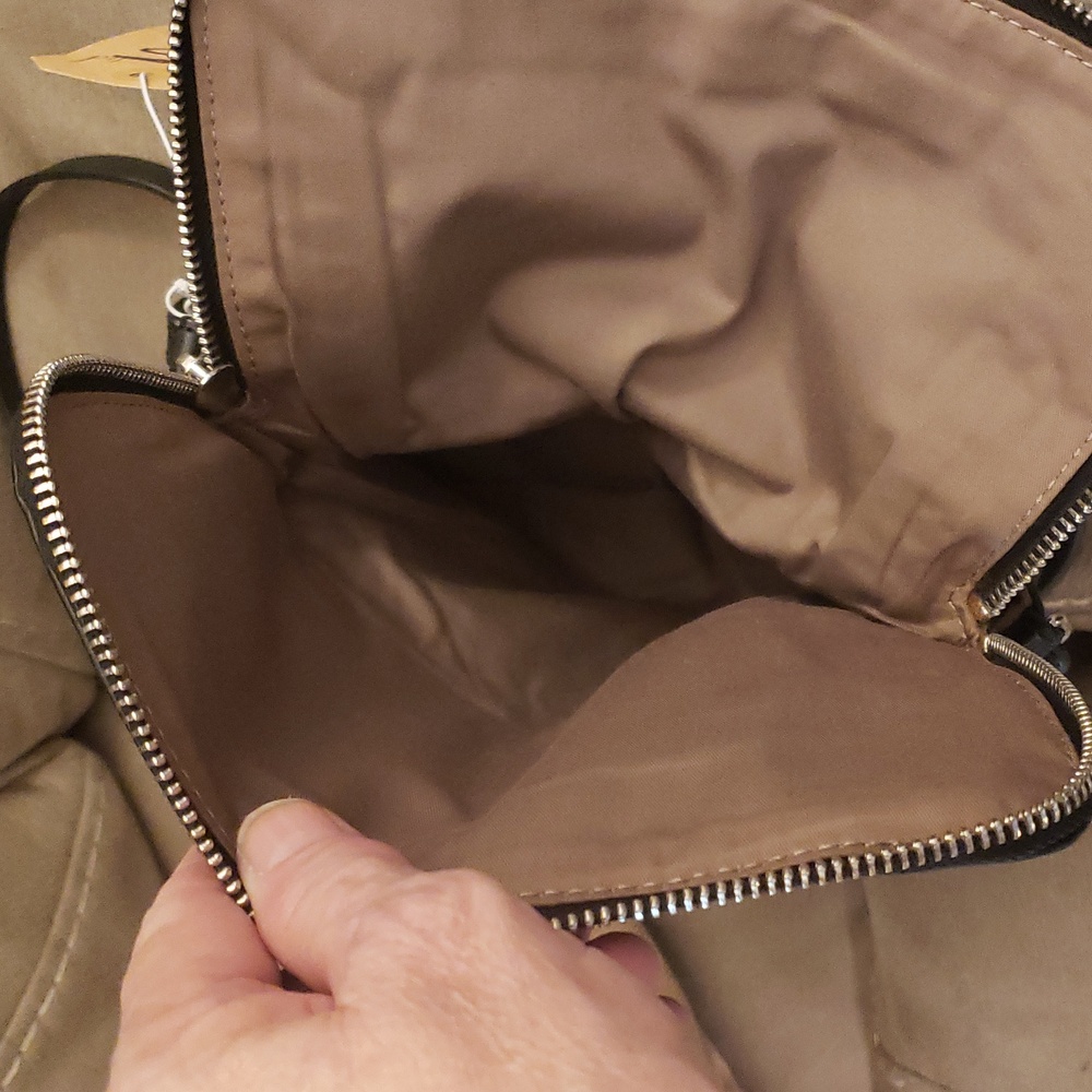 Margo Black Leather Crossbody Bag - Picture 8 of 8